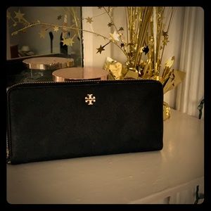 Tory Burch wallet